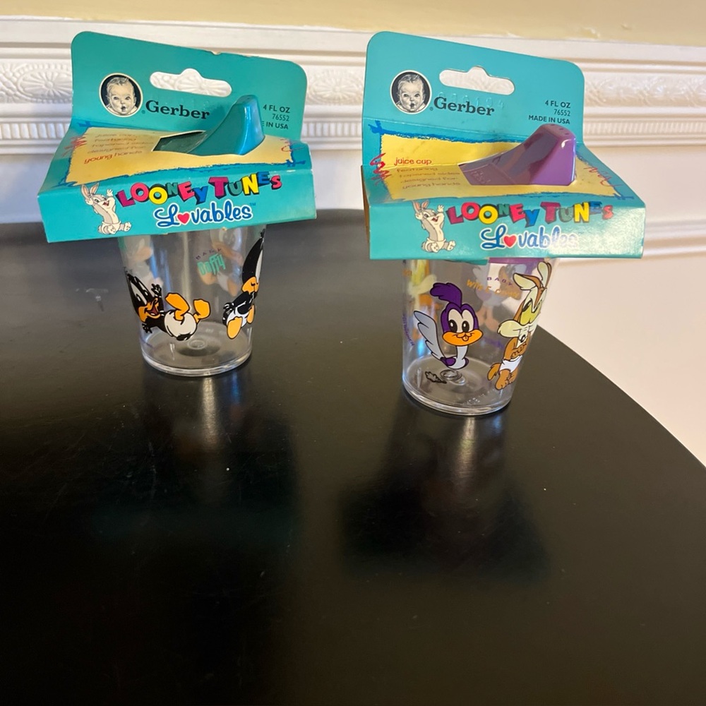 Vintage New 93 Gerber Looney Tunes Lovables 4oz cups-Baby Daffy & Wile E Coyote